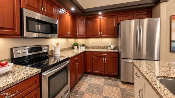 1720 Calgary LOOP, Bismarck, ND 58503