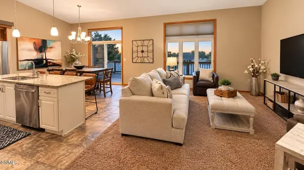 1720 Calgary LOOP, Bismarck, ND 58503