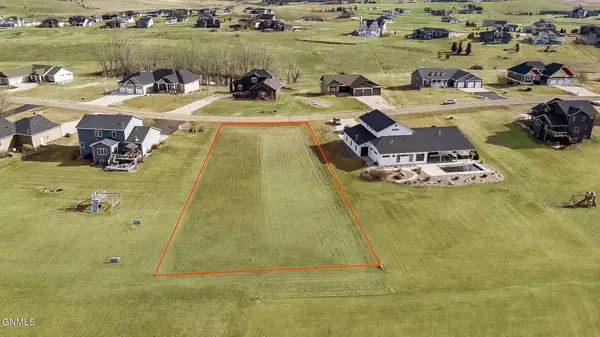 3215 Link DR, Bismarck, ND 58503