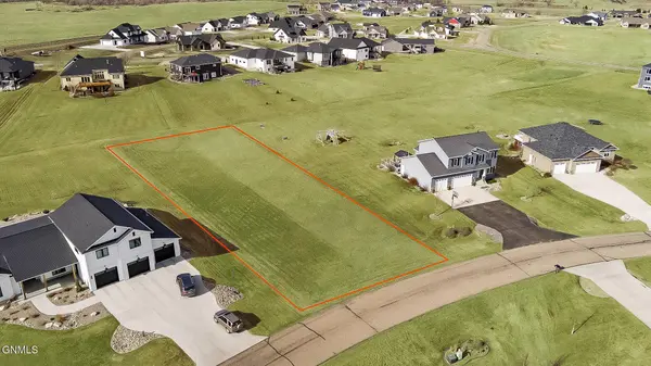 3215 Link DR, Bismarck, ND 58503