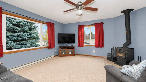1309 17th ST SE, Mandan, ND 58554