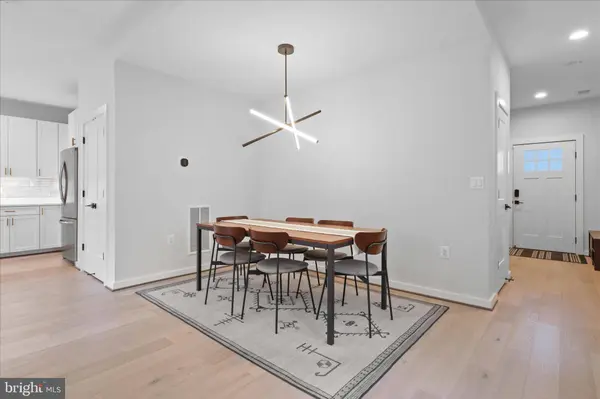 6625 OAK DR, Alexandria, VA 22306