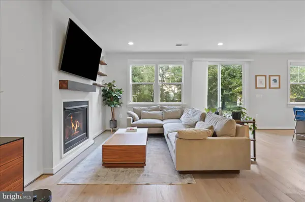 6625 OAK DR, Alexandria, VA 22306