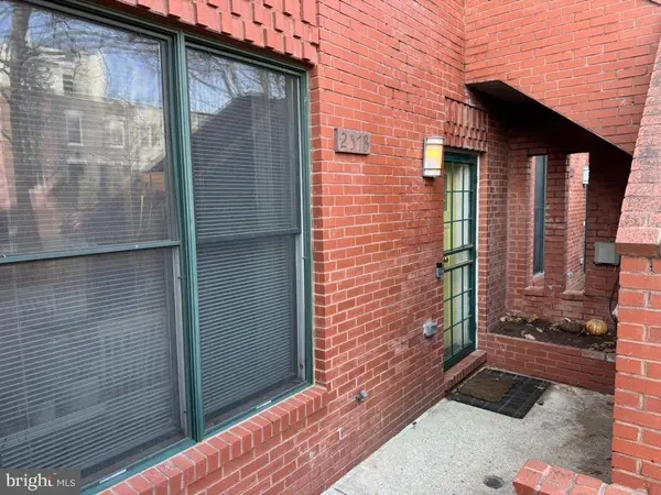 257 14TH ST SE #B, Washington, DC 20003