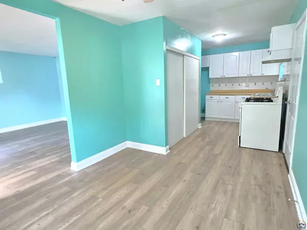 3109 SE Bryant ST, Topeka, KS 66605