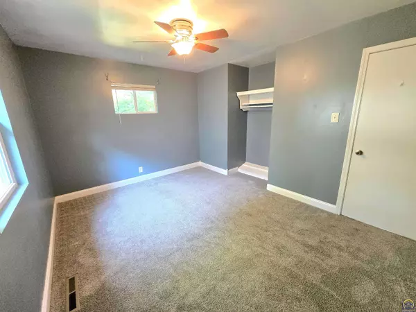 3109 SE Bryant ST, Topeka, KS 66605