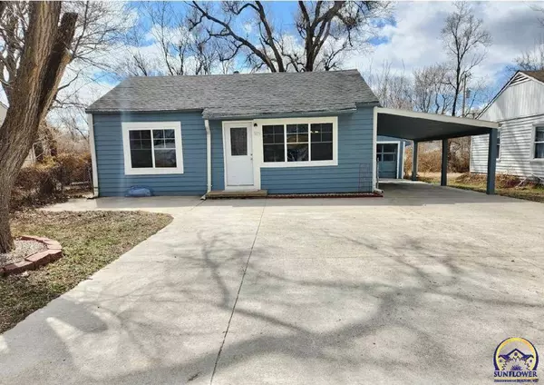 905 SE 33rd ST, Topeka, KS 66605