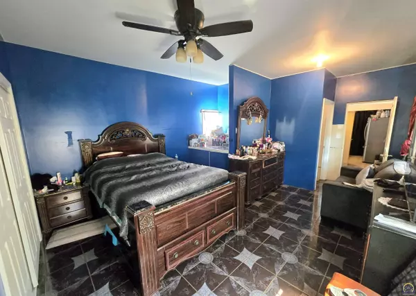 206 SE Klein ST, Topeka, KS 66607