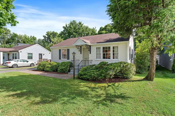 1332 McAlpine Ave, Nashville, TN 37216