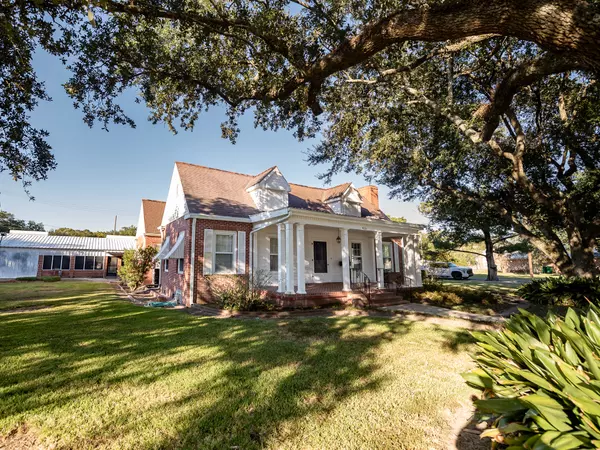 Gueydan, LA 70542-4021,415 McMurtry St