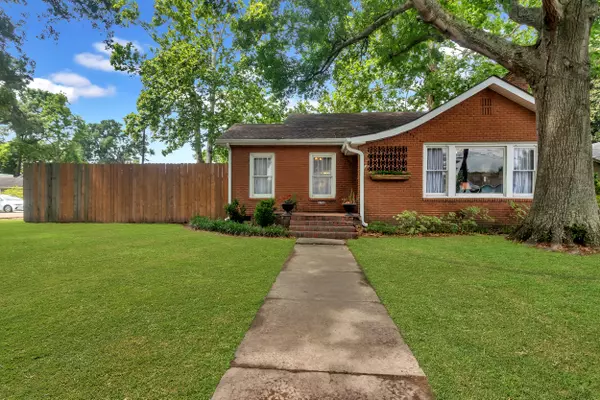 Lafayette, LA 70506-3347,1703 W University Ave