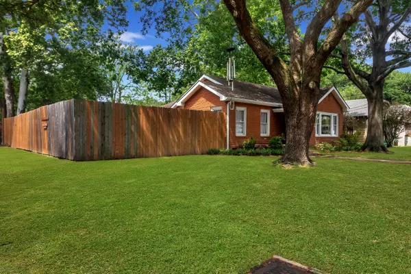 Lafayette, LA 70506-3347,1703 W University Ave