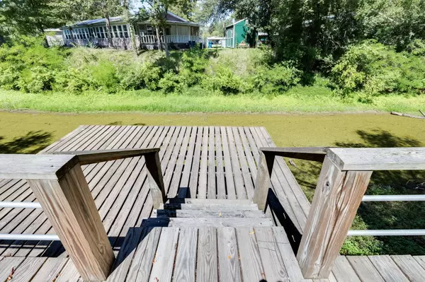 Breaux Bridge, LA 70517,1062 Evangeline Street