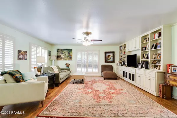 Lafayette, LA 70508-4007,701 E Bayou Pkwy