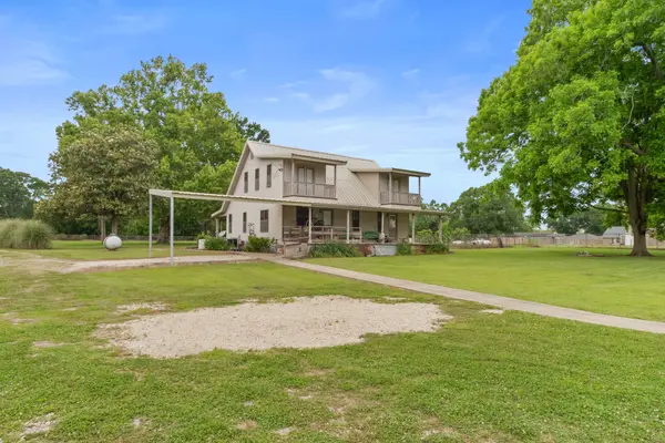 246 Highway 182, Sunset, LA 70584-5427