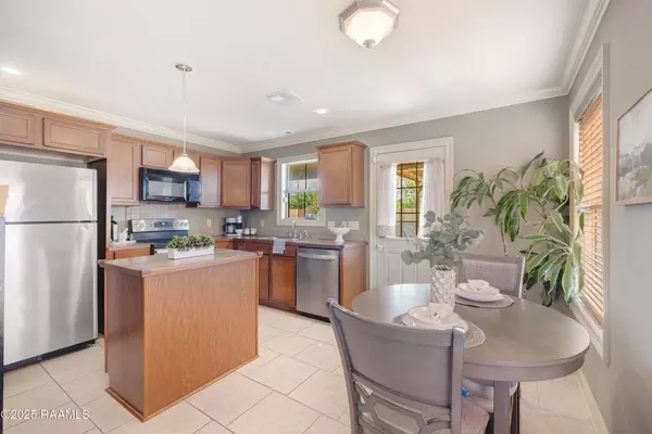 408 Braxton Drive, Youngsville, LA 70592