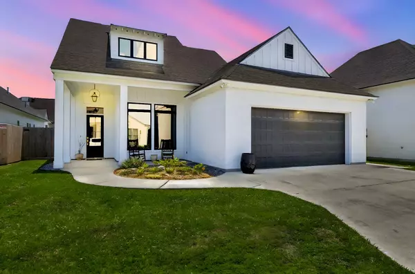 307 Harvest Creek Ln, Lafayette, LA 70508-5862