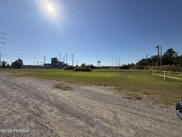 210 Hebert RD, Scott, LA 70583