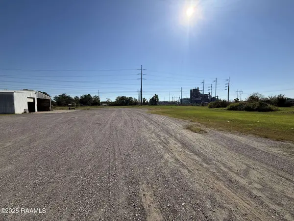 210 Hebert RD, Scott, LA 70583