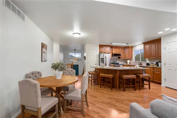 58 N COUNTRY BEND RD, Farmington, UT 84025