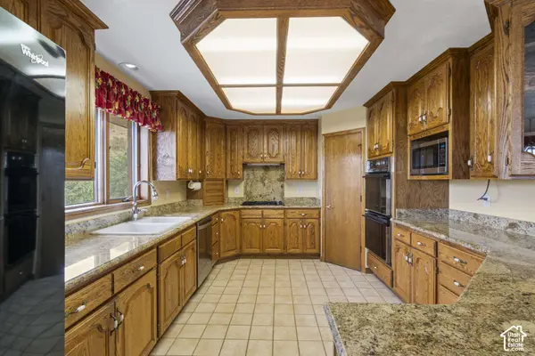 1373 PHEASANT RIDGE CIR, Bountiful, UT 84010