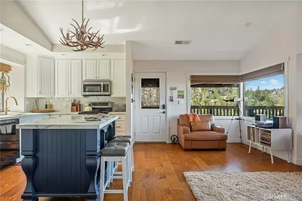 1406 Lovers LN, Lake Arrowhead, CA 92352