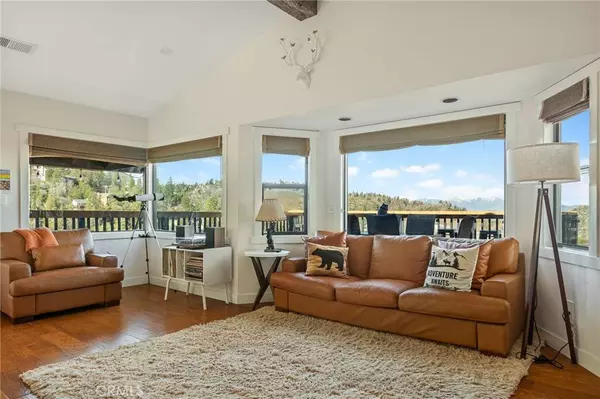 1406 Lovers LN, Lake Arrowhead, CA 92352