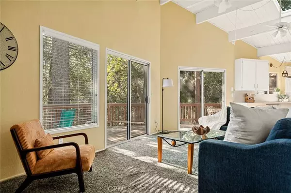 699 Pinnacle DR, Lake Arrowhead, CA 92325