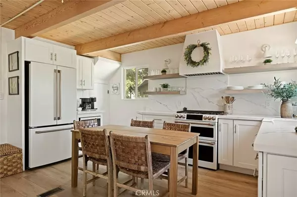 325 Primrose CIR, Lake Arrowhead, CA 92352