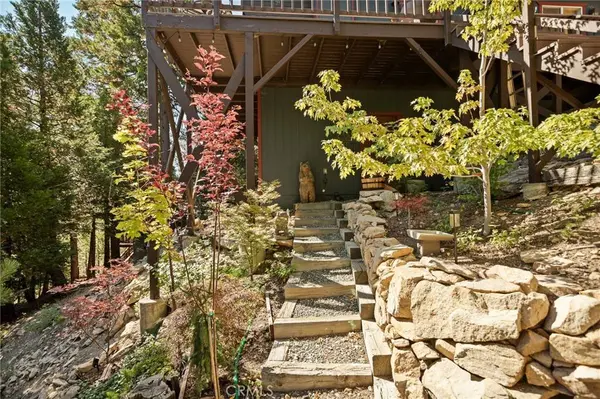 446 Cedarbrook DR, Lake Arrowhead, CA 92391