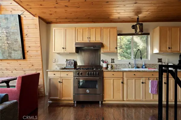 446 Cedarbrook DR, Lake Arrowhead, CA 92391