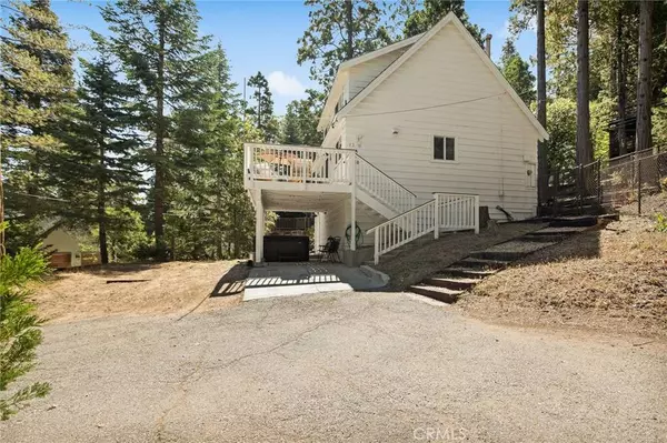 325 Primrose CIR, Lake Arrowhead, CA 92352