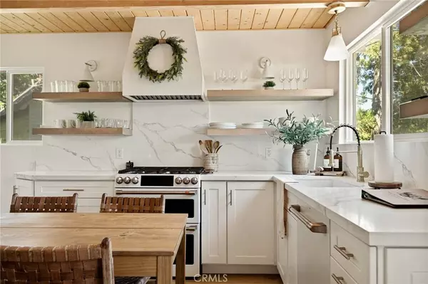 325 Primrose CIR, Lake Arrowhead, CA 92352