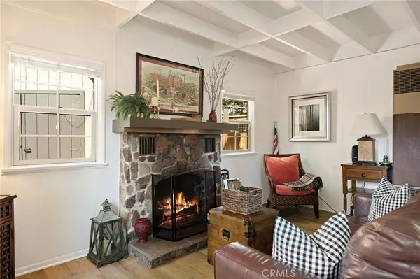 2398 Whispering Pines DR, Running Springs, CA 92382