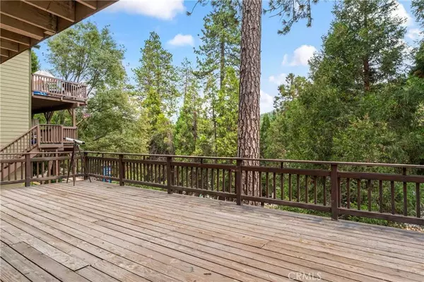 24259 Zurich DR, Crestline, CA 92325