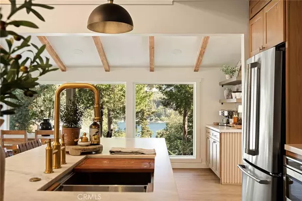 28793 Palisades, Lake Arrowhead, CA 92352