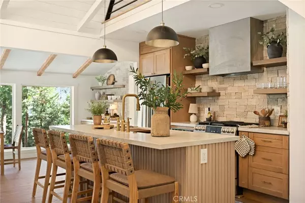 28793 Palisades, Lake Arrowhead, CA 92352