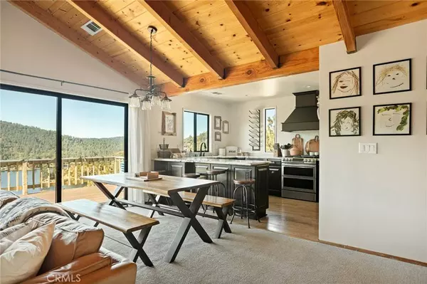 404 Darfo, Crestline, CA 92325