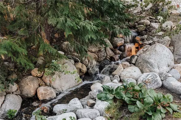 26395 Augusta DR, Lake Arrowhead, CA 92352