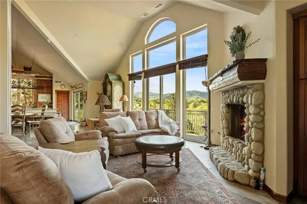 1184 Acadia, Lake Arrowhead, CA 92352