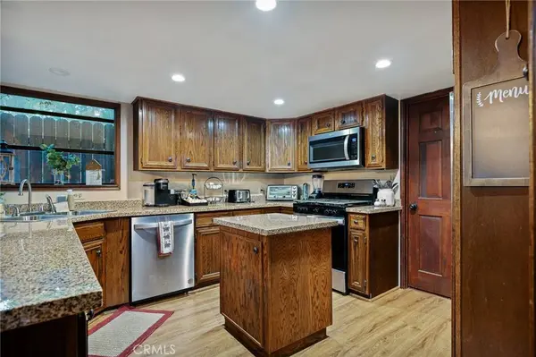 31353 Lightfoot WAY, Running Springs, CA 92382