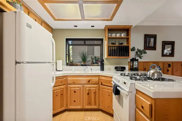 380 Hemlock, Lake Arrowhead, CA 92352
