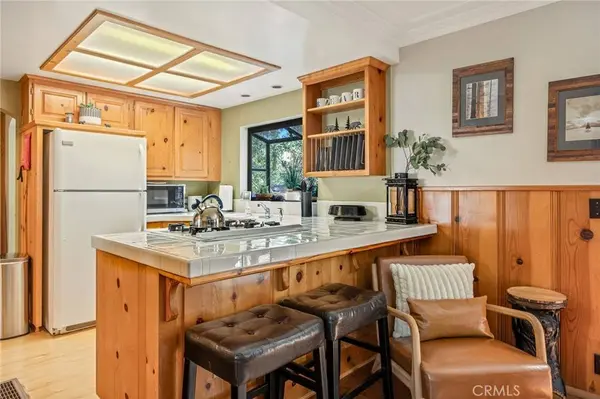 380 Hemlock, Lake Arrowhead, CA 92352