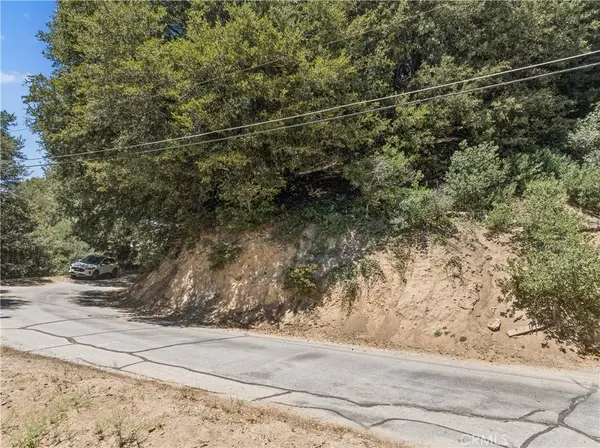 2727 Delle, Crestline, CA 92325