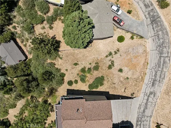 402 Darfo, Crestline, CA 92325