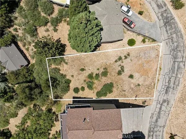 402 Darfo, Crestline, CA 92325
