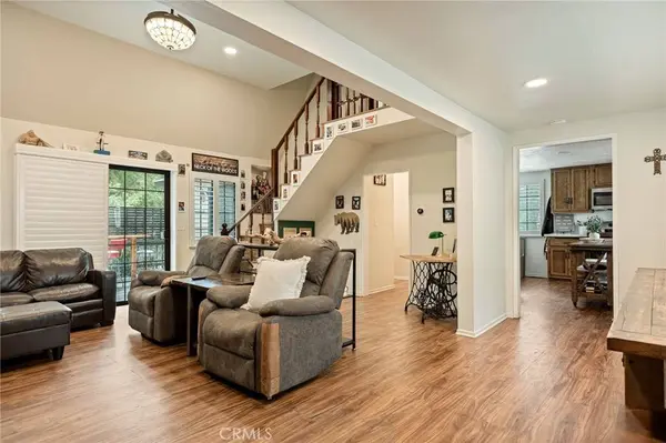 247 Oak DR, Lake Arrowhead, CA 92352