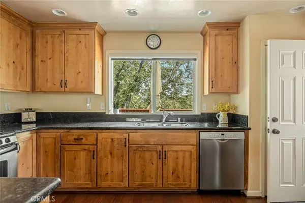 1465 Golden Rule LN, Lake Arrowhead, CA 92352