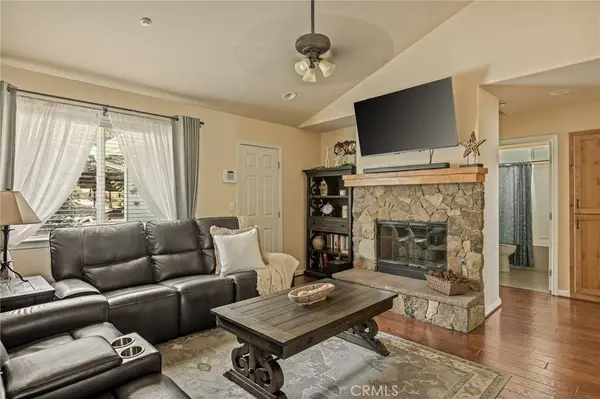 1465 Golden Rule LN, Lake Arrowhead, CA 92352