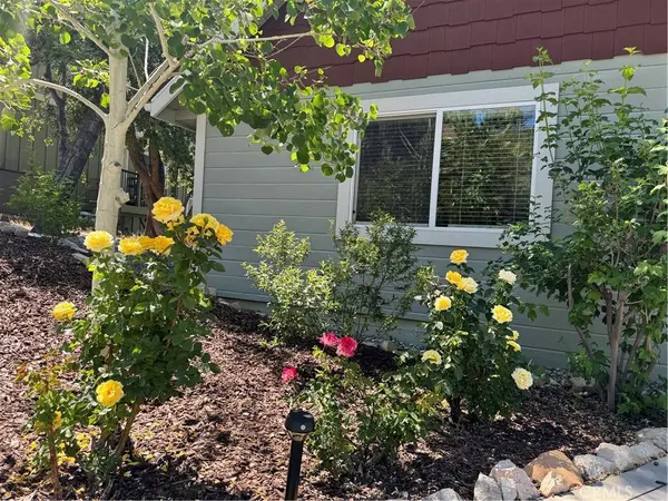 1465 Golden Rule LN, Lake Arrowhead, CA 92352